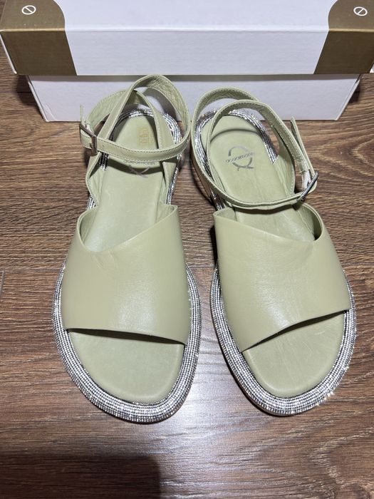 Женские кожанные сандали