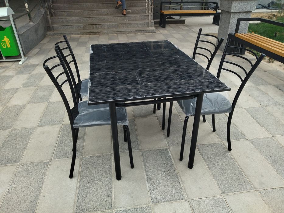 Кухонный стол для дома кафешек и других заведений 870.000 сум