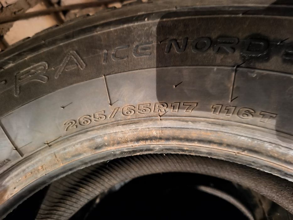 Продам зимние шины 265/65/17