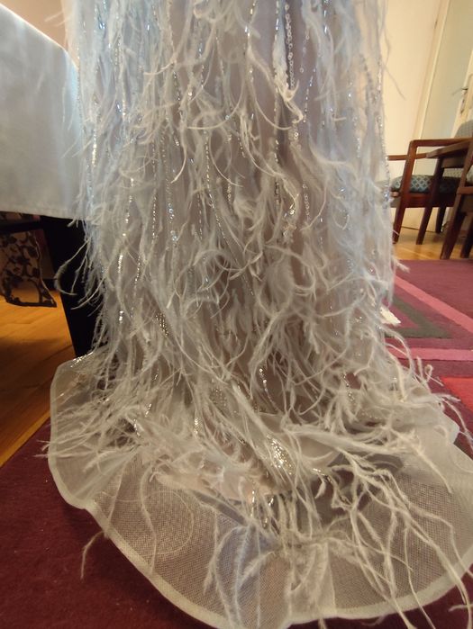 Бална рокля в нежен цвят