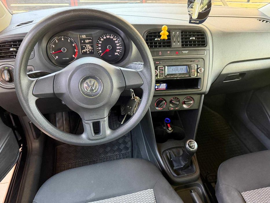 VOLKSWAGEN Polo 2010 — imagine 3