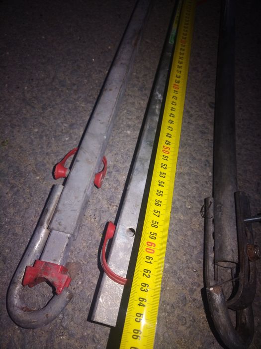 Разглобяем твърд теглич, твърда връзка във формата на квадрат.
Неразли