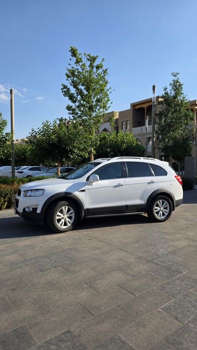 Продам Chevrolet Captiva 2012 года выпуска