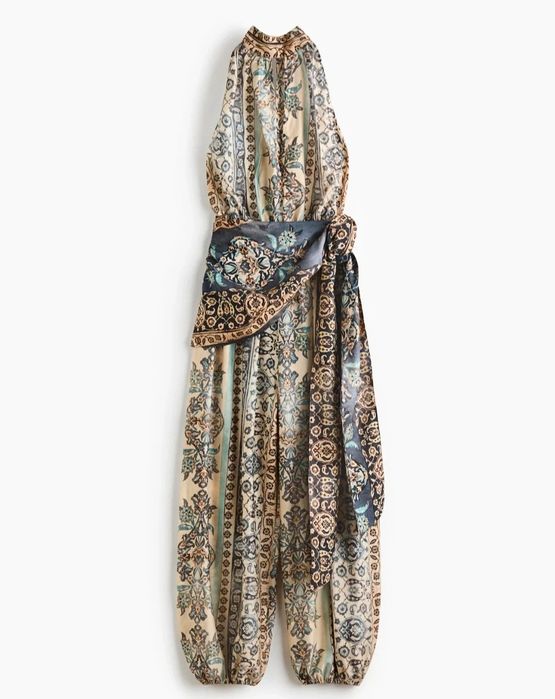 Salopeta spectaculoasa cu spatele gol. H&M.