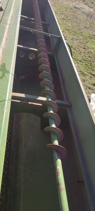 Vând freze cu semănători