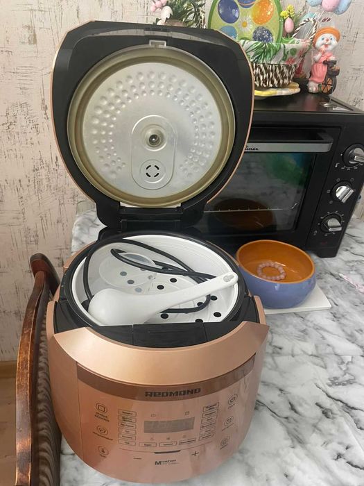 Мультиварка продается