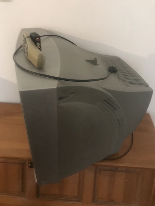 Телевизия   за     село    с  дистанционно   управление.  Самсунг   .