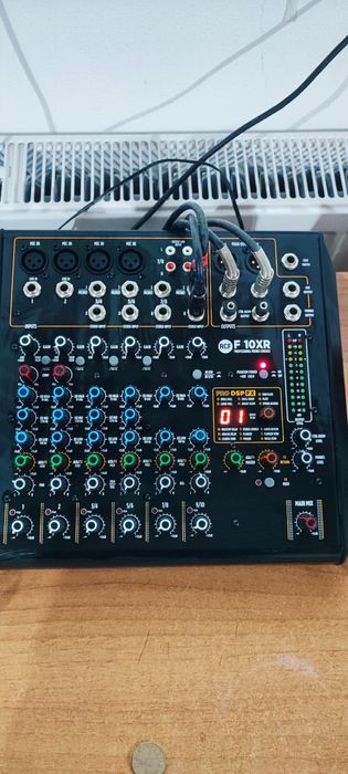 Boxe profesionale behringer