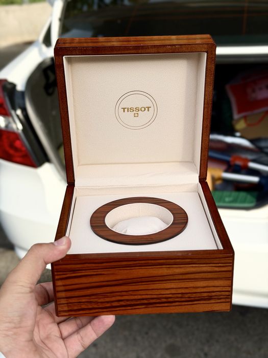 Tissot le locle open heart style