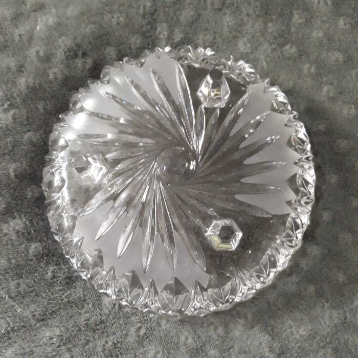 Фруктиери на столче/оловен кристал