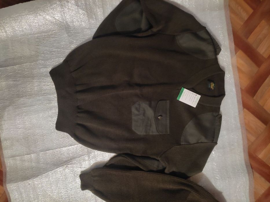 Военная одежда, абсолютно новая.