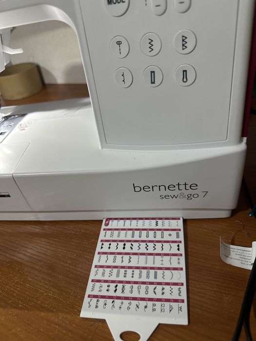 Продается швейная машинка bernette sew&go 7