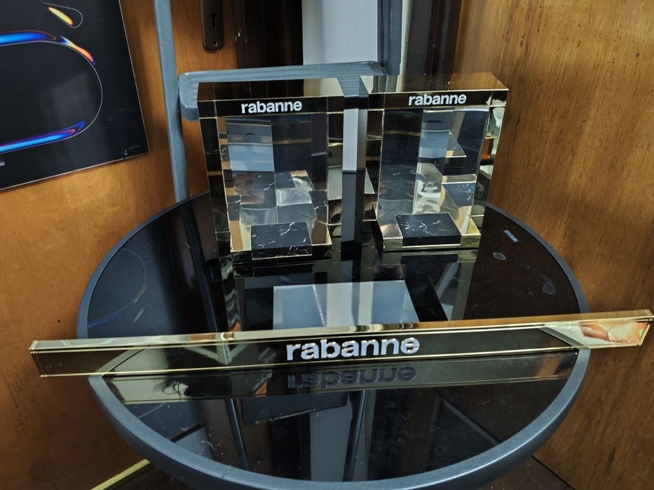 Suport parfumuri Rabanne