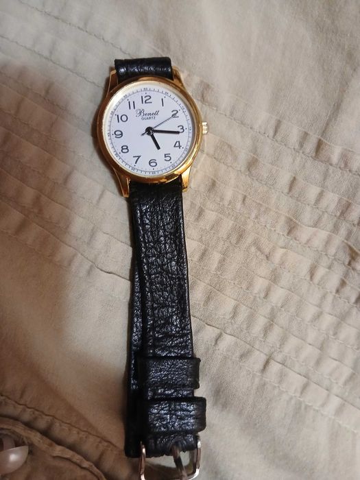 ceas foarte frumos Benett cu curea din piele naturala/bratara argintie