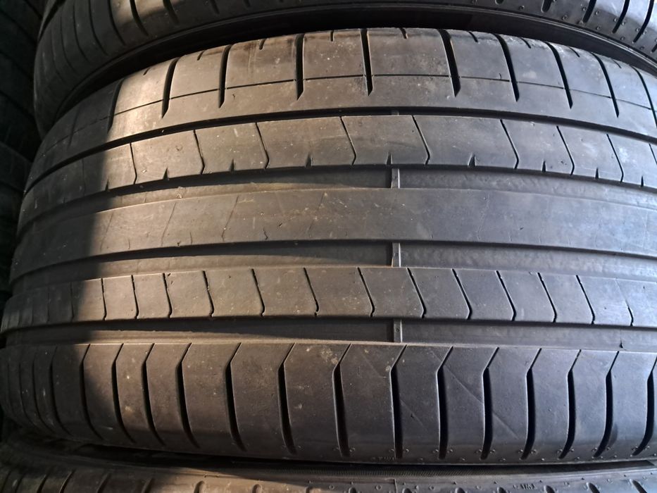 Anvelope second vara 285 35 R23/325 30 R23 Pirelli Lamborghini Urus