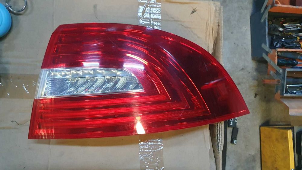 stop dreapta Skoda Superb 2 Facelift