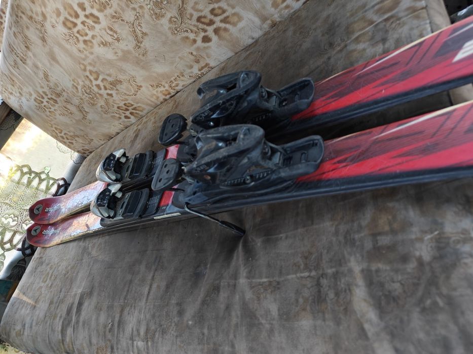Лыжи горные с креплениями