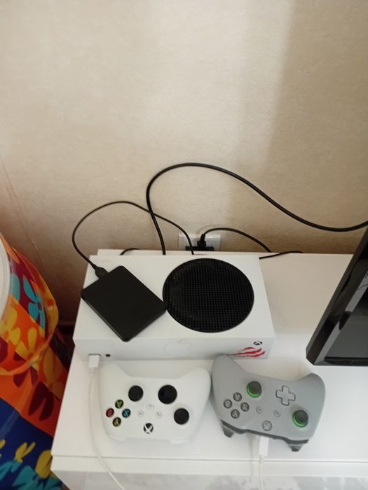 X box series s  и телевизор  LG .