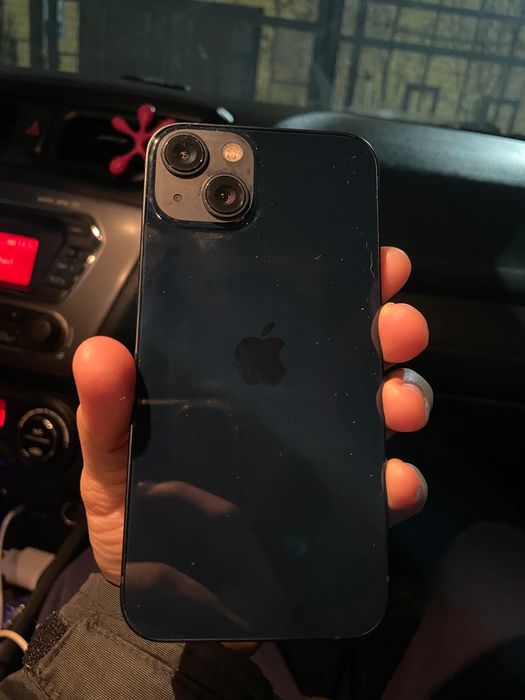 Айфон 13 в отличном состояний