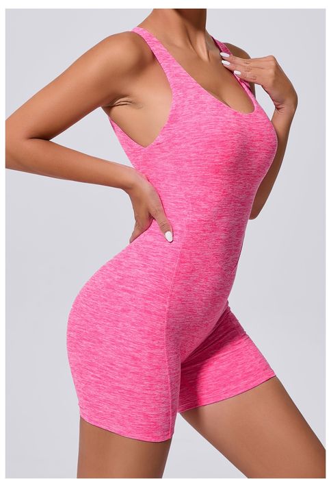 Продам новый комбинезон