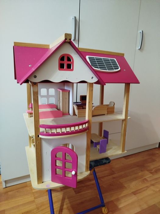 Детский домик деревянный