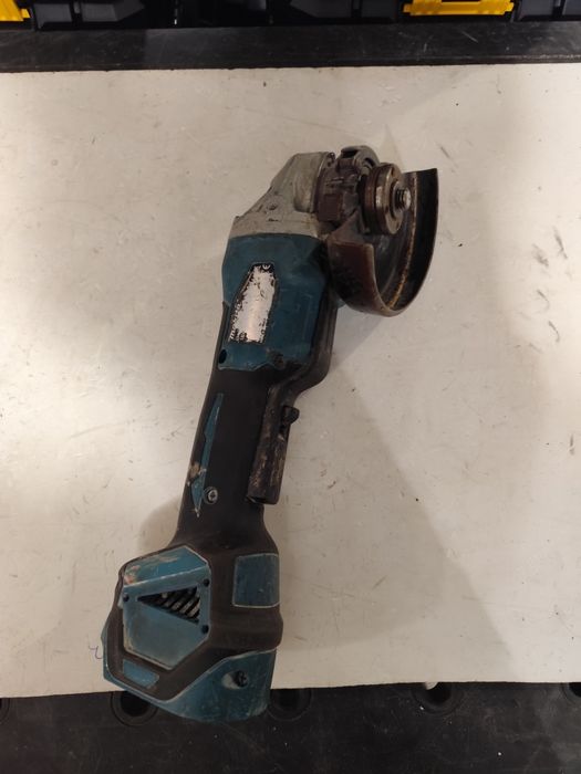 Безчетков акумулаторен ъглошлайф Макита Makita DGA517 18V