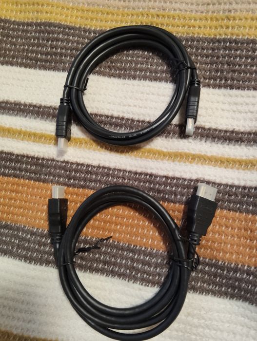 HDMI кабели, мрежови пач кабели, кабелен канал и компакт дискове нови