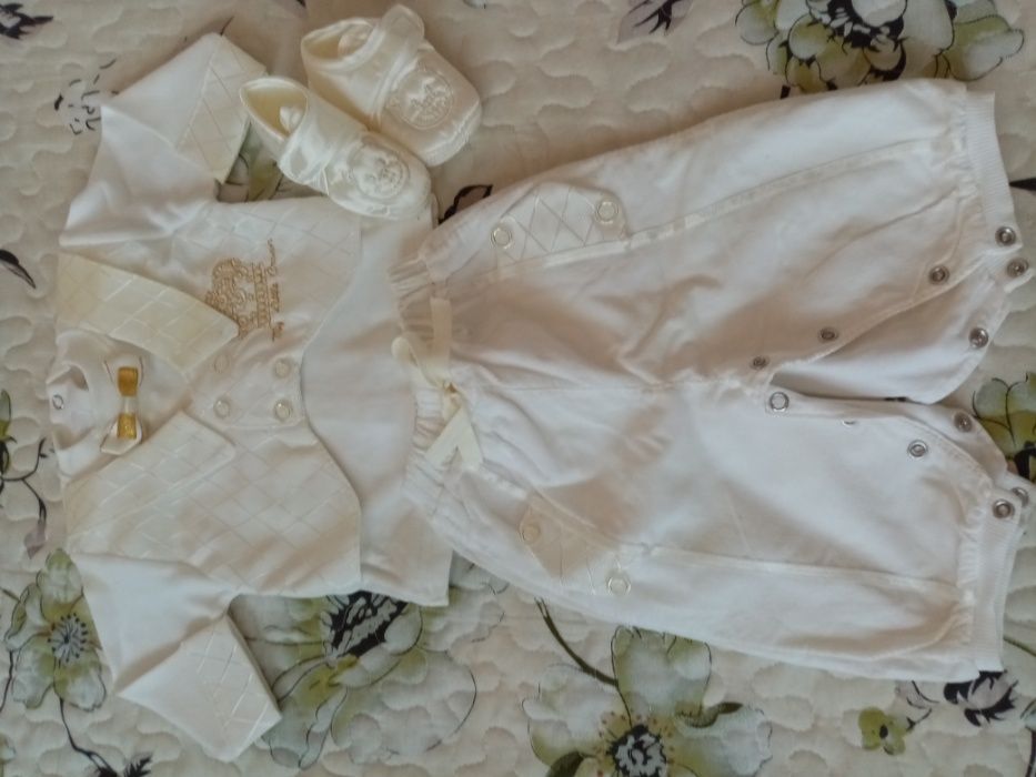 Vînd costumas băiețel pt.ocazie