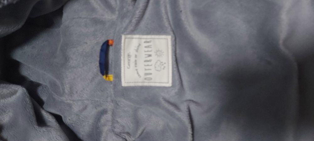 Зимний костюм от фирмы George размер 3-6 месяцев ,62-68 см