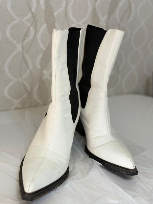 Продам сапожки женские