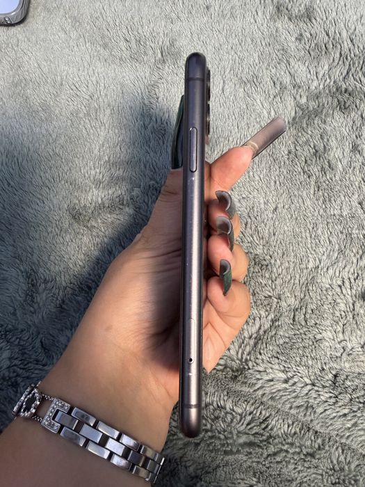 Vând Iphone 11, 256gb, black
