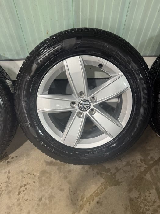 Roti iarna Tiguan 215/65R17 Pirelli
