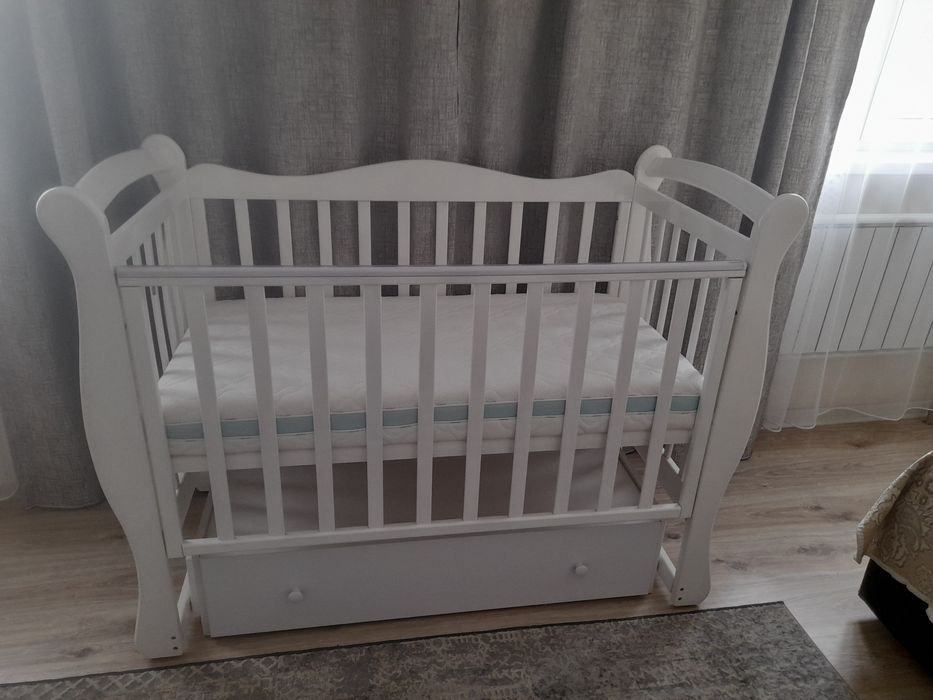 Манеж,белое дерево в отличном состоянии!