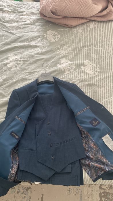 Классические костюмы