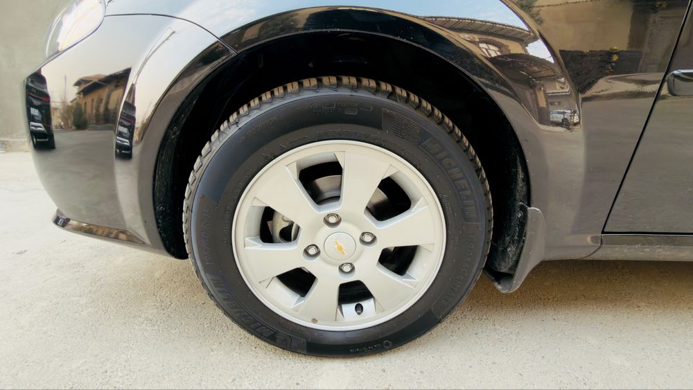 Jentra 2023 toza qora rang