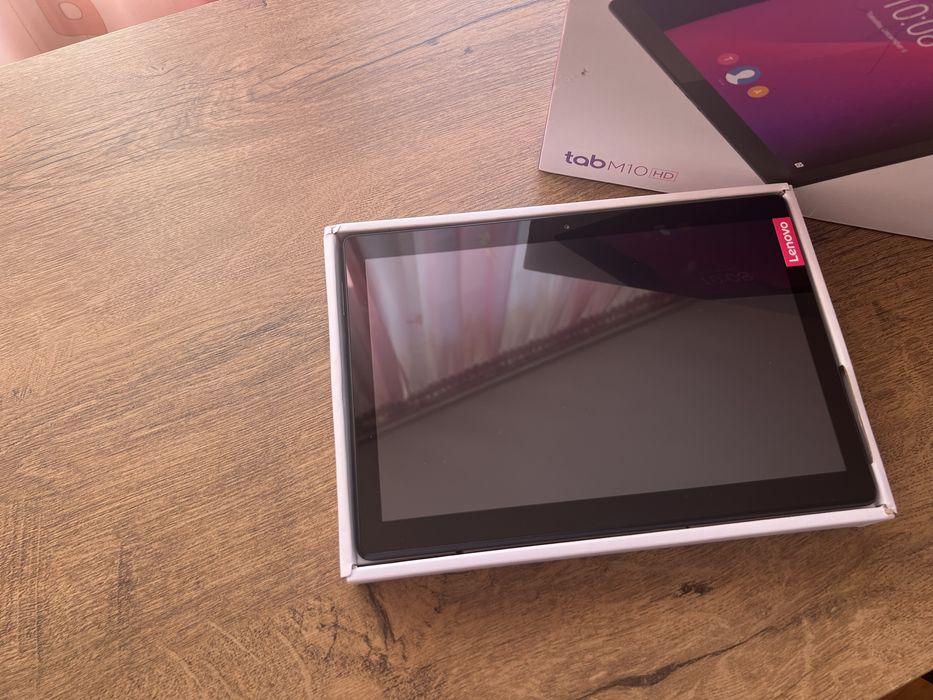 Tableta Lenovo M10