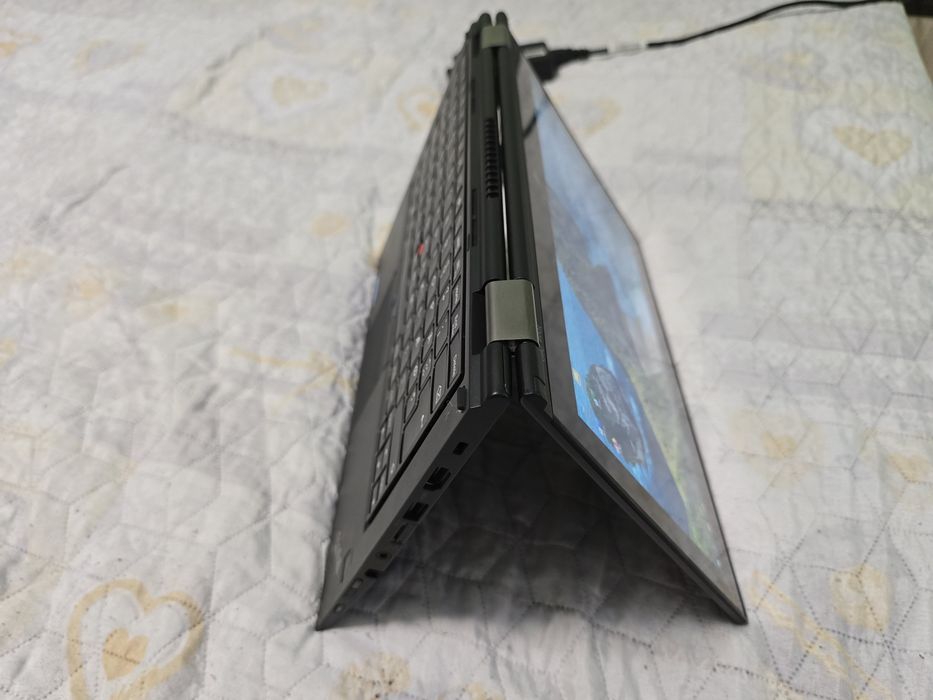 Lenovo Thinkpad Yoga x260 Touchscreen 2в1,i5-6300U,8GB RAM,256GB SSD.