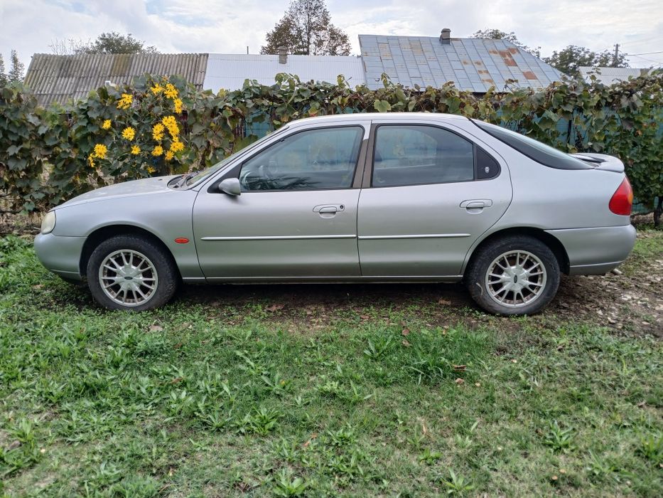 Ford Mondeo 
An 2000
Capacitate cilindrica 1.8 TD
1000 € negociabil
Ge