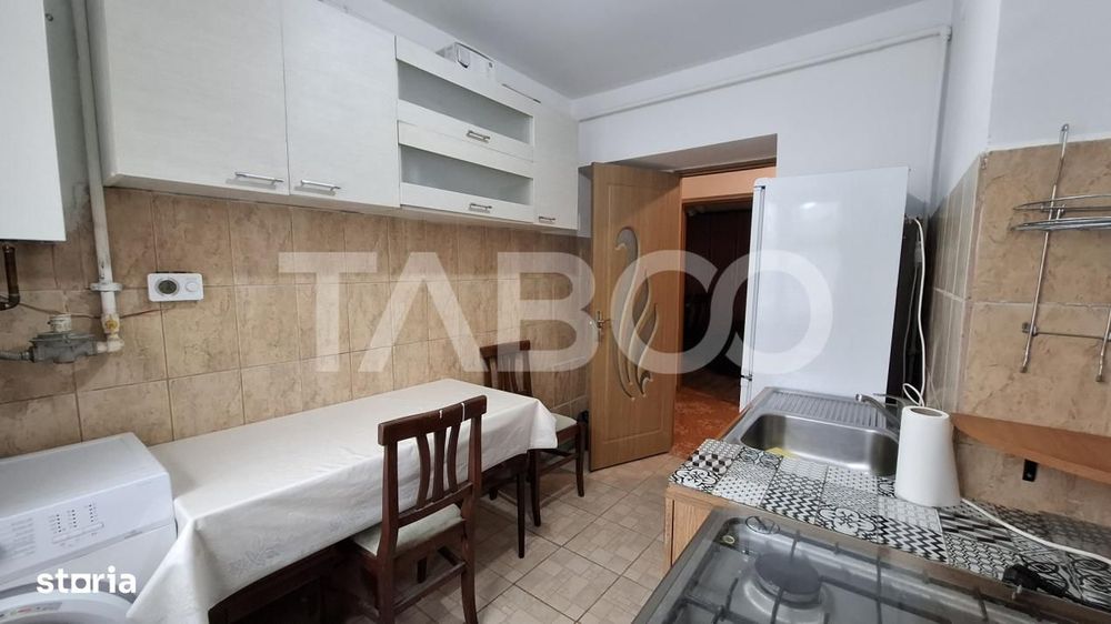 Apartament de vanzare 2 camere decomandat 54 mp zona Vasile Aaron — fotografia 3