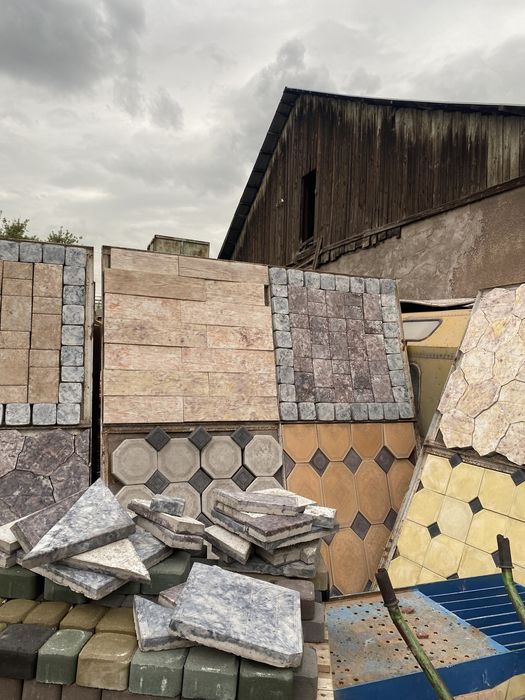 Брусчатка всех видов есть