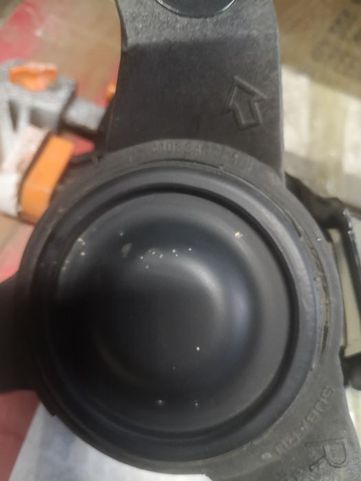 Продам подушки двигателя