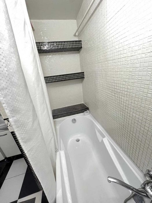 Продается часть дома в центре города !