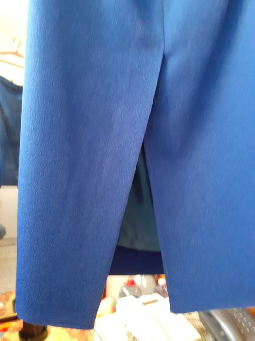 Compleu damă  nou, 44-46,material natural ,culori armonioase