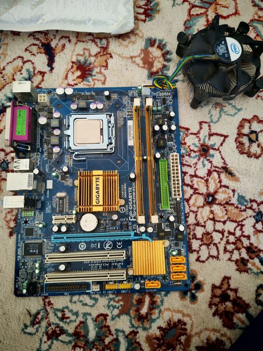 Продам материнскую плату Gigabyte