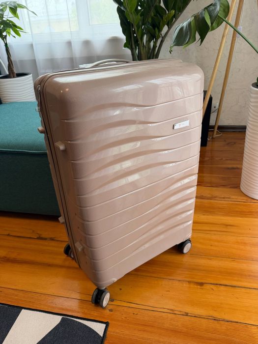 Чемодан в идеальном состоянии