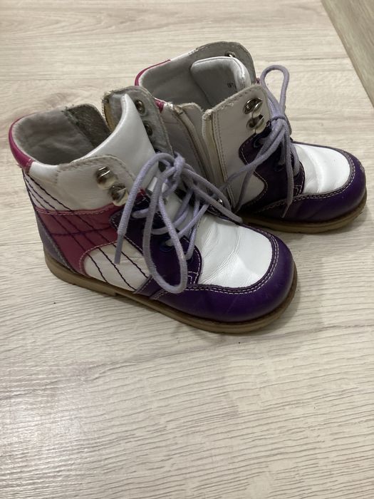 Детские ортопедические ботинки.