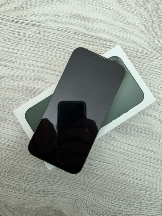 iPhone 13 alpine green ,128GB 4GB RAM 5G