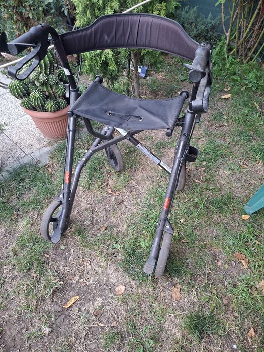 Rolator  cadru cu roti /pliabil,pentru persoane cu handicap
