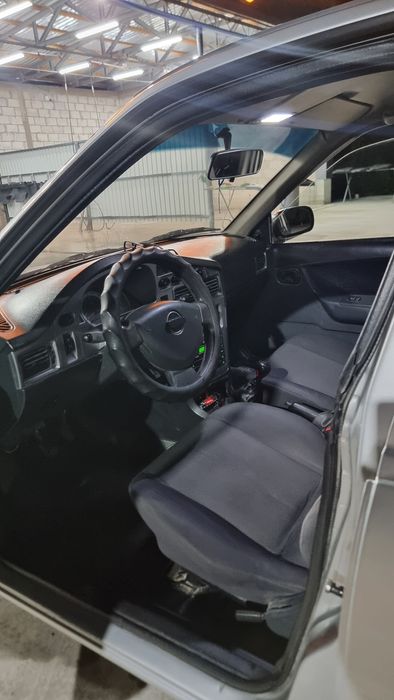 Nexia 2 dons sotiladi 
Yili 2010 
Prabegi 253ming
Benzin+gaz
 Holati