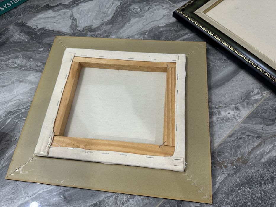 Подрамник и холст